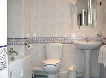 Hotel Hipotel Lilas Gambetta Paris