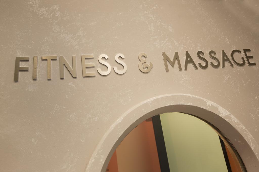 Le M Hotel 4*