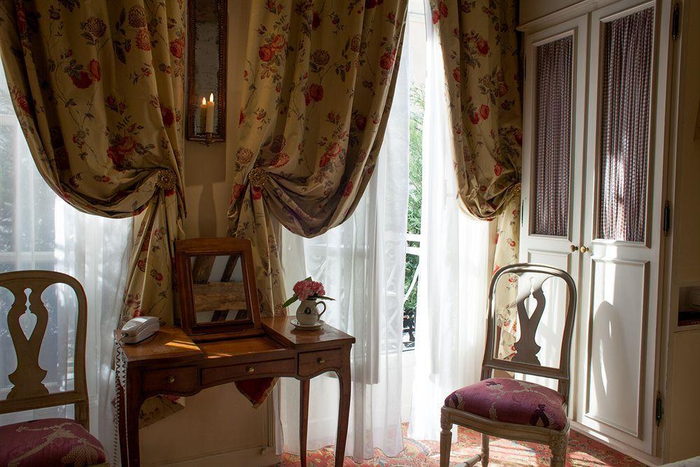 Caron De Beaumarchais Hotel Paris