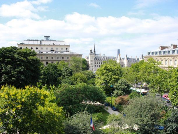 Gay Tour Saint-jacques