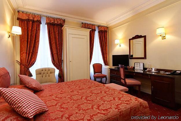 Queen Mary Opera Paris