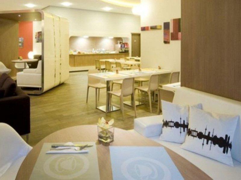 Adagio Haussmann Champs Elysees 4* Paris