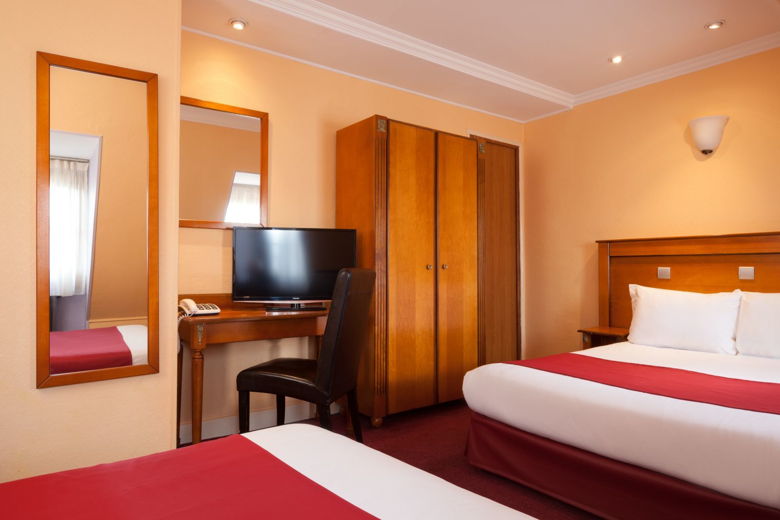 Hotel Grand Amelot 3*