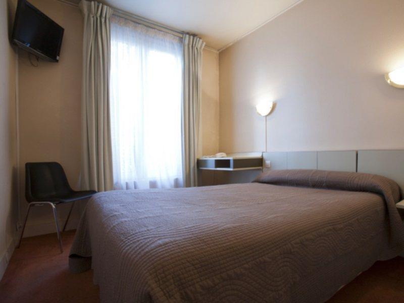 Hotel Panam Gambetta- Place Gambetta-mairie De Gambetta