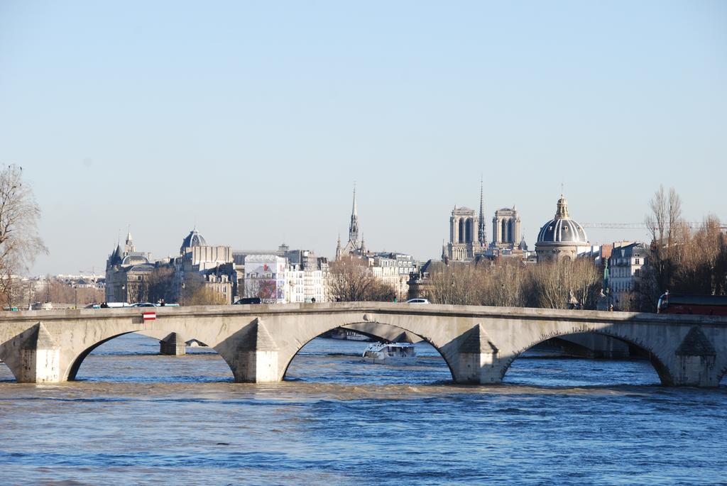 Apartment Aboukir Paris