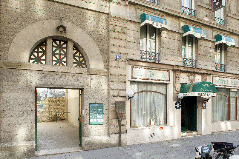 Des Arenes 3* Paris