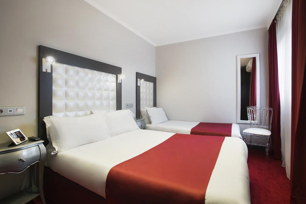 Hotel Grand Amelot 3*
