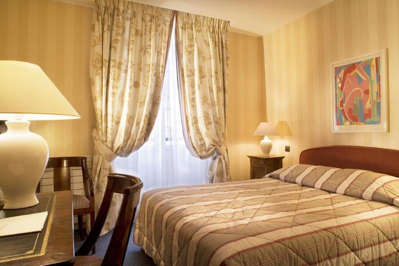 Hotel D'orsay - Esprit De France 4*