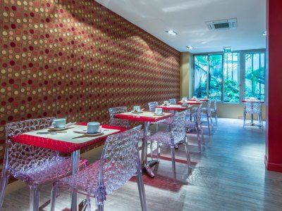 Hotel Moulin Plaza By Happyculture 3*