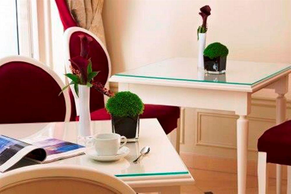 Queen Mary Opera Hotel 4*