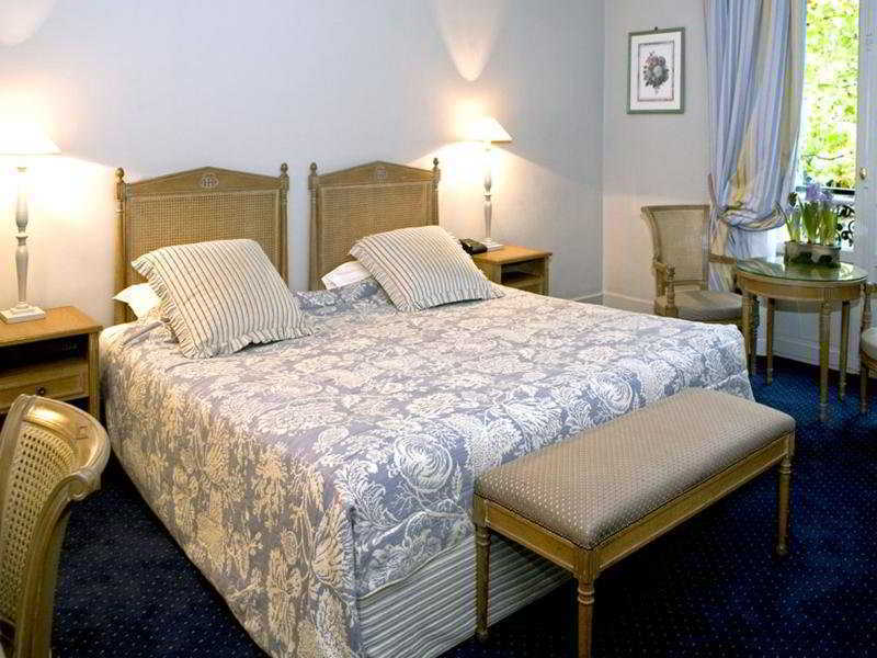 Hotel Royal Champs Elysées 4*