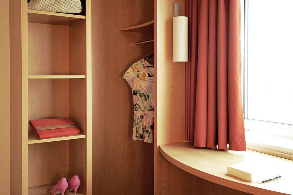 Hotel Ibis Canal Saint Martin 3*