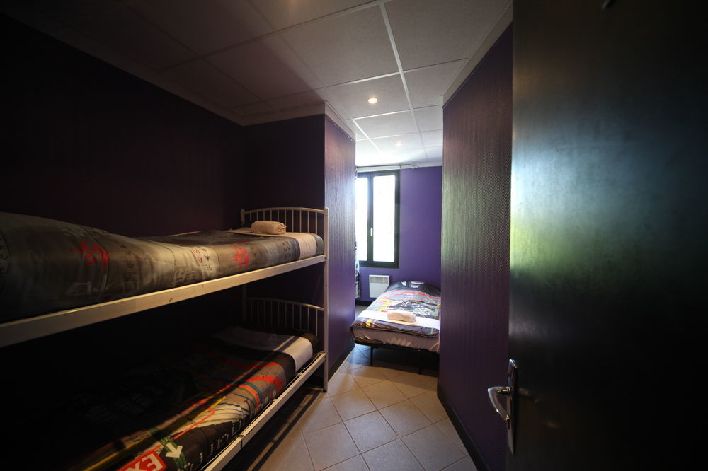 Hostel Peace & *