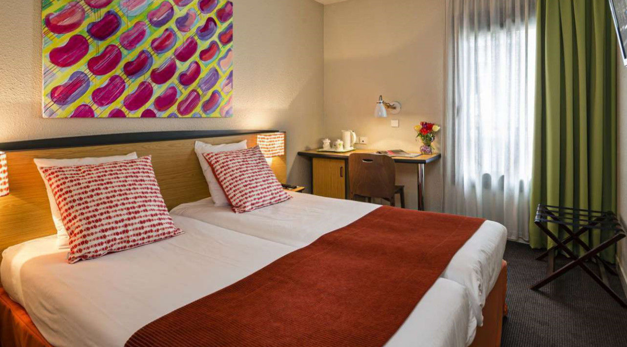 Hotel Louis Blanc Paris