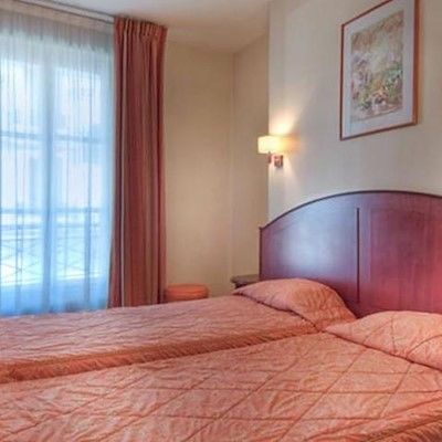 Le Faubourg Opera Hotel