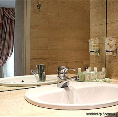 Hotel Elysées Paris