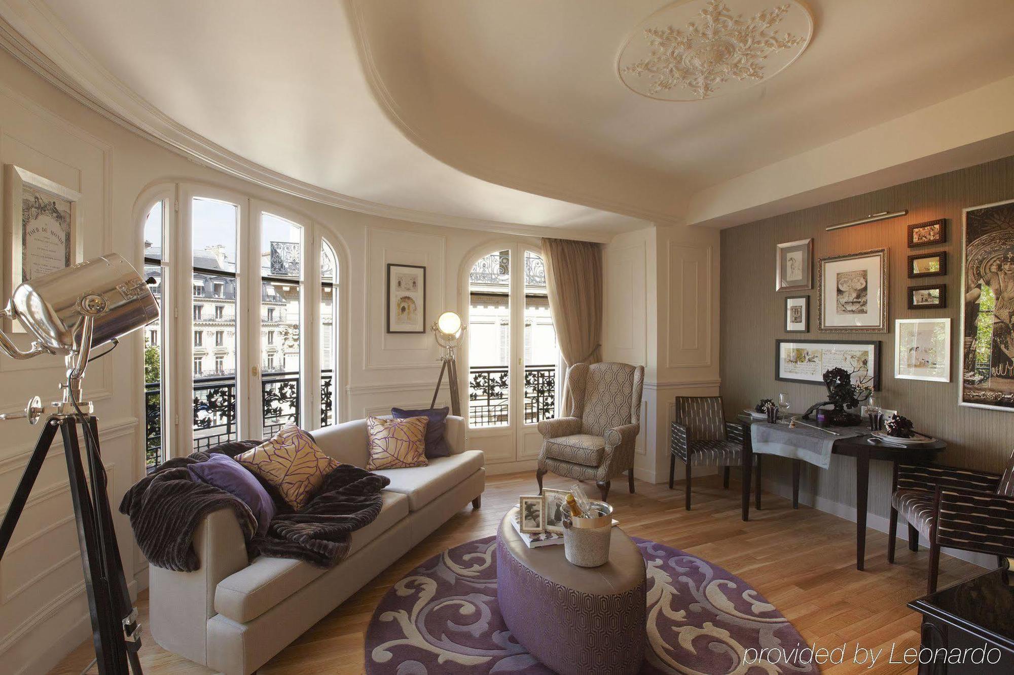 La Clef Louvre By The Crest Collection Paris