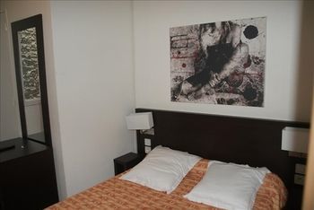 Hotel Untalented - 3*