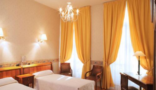 Du Palais Bourbon Hotel 3*