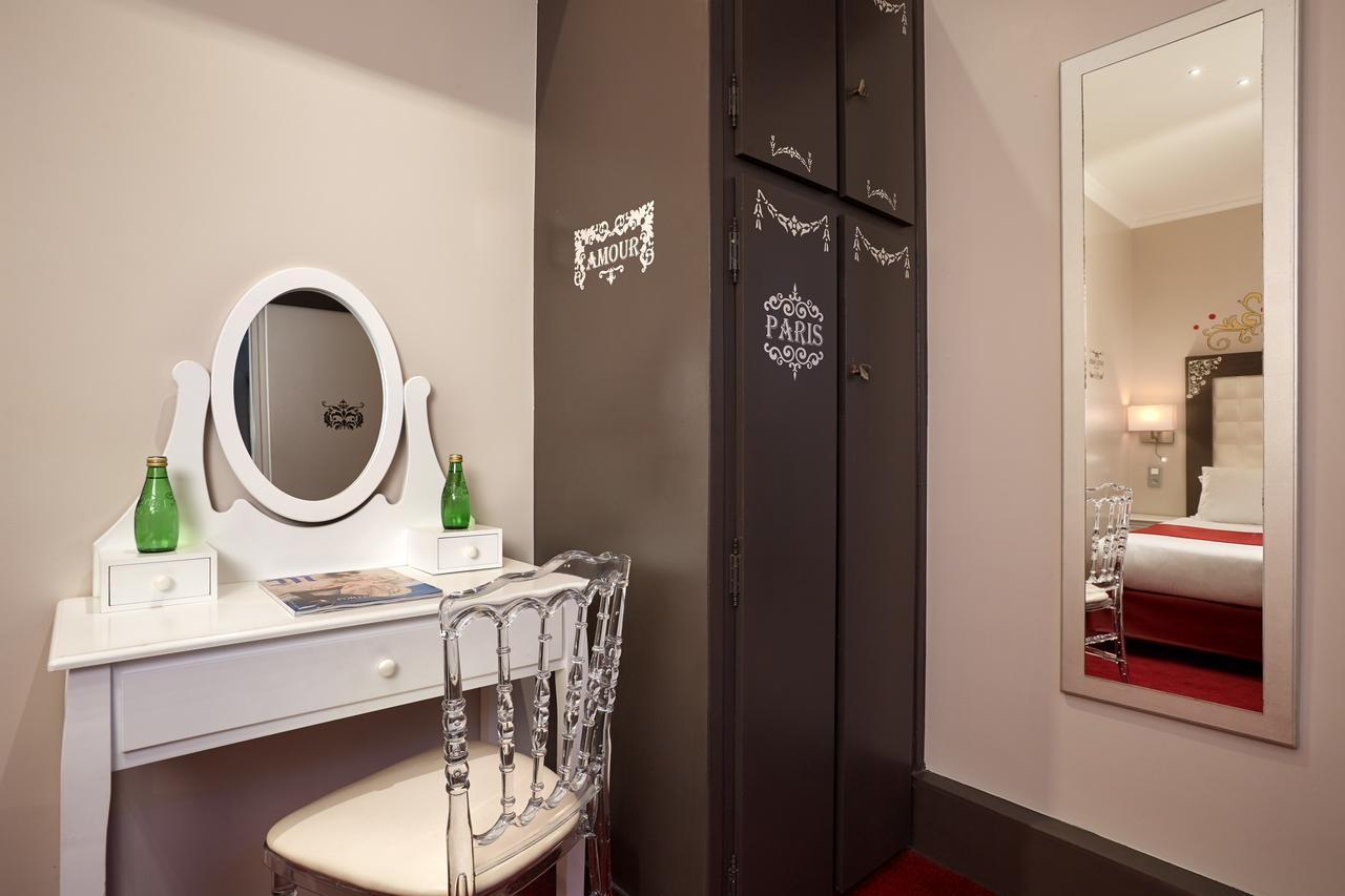 Hotel Grand Amelot Paris