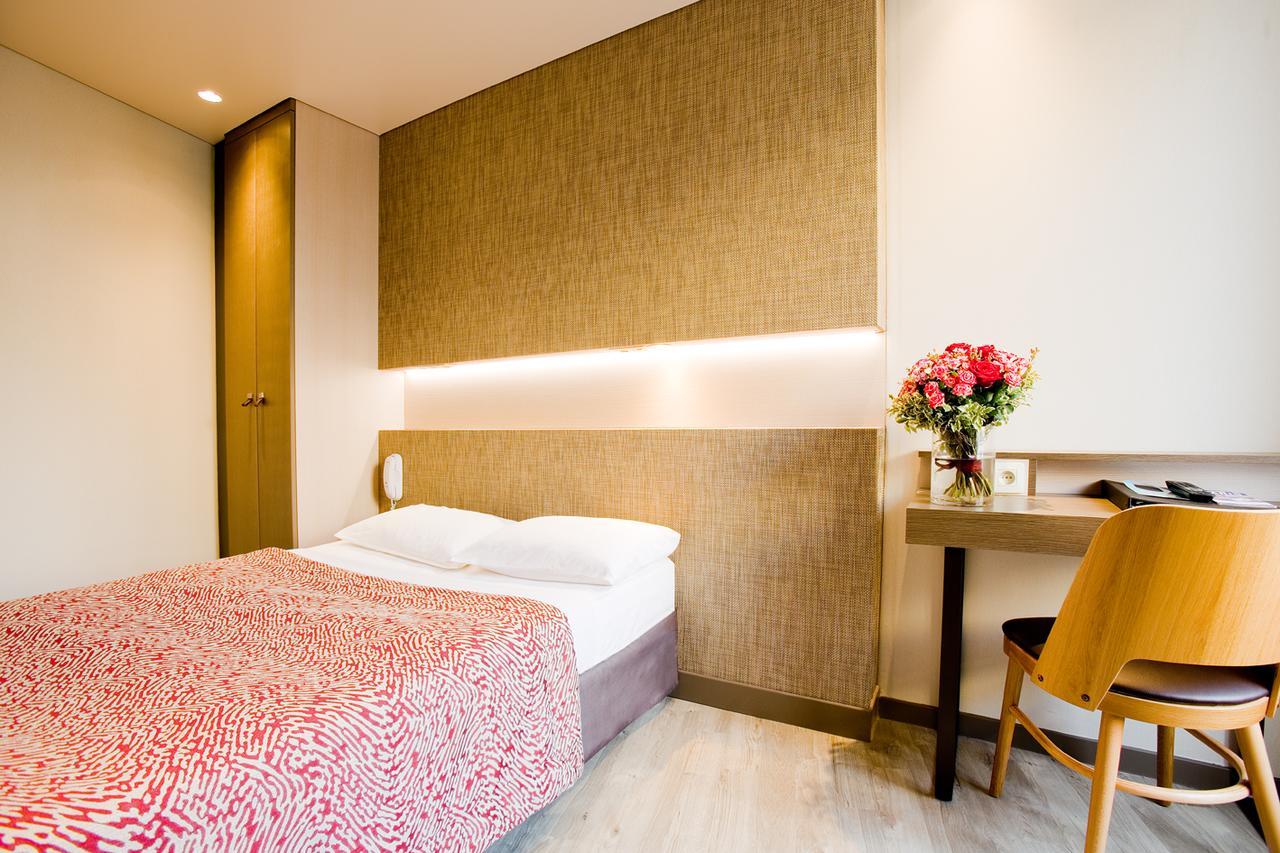Central Hotel Paris Hotel