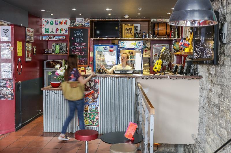 Young And Happy Latin Quarter By Hiphophostels Auberge de jeunesse