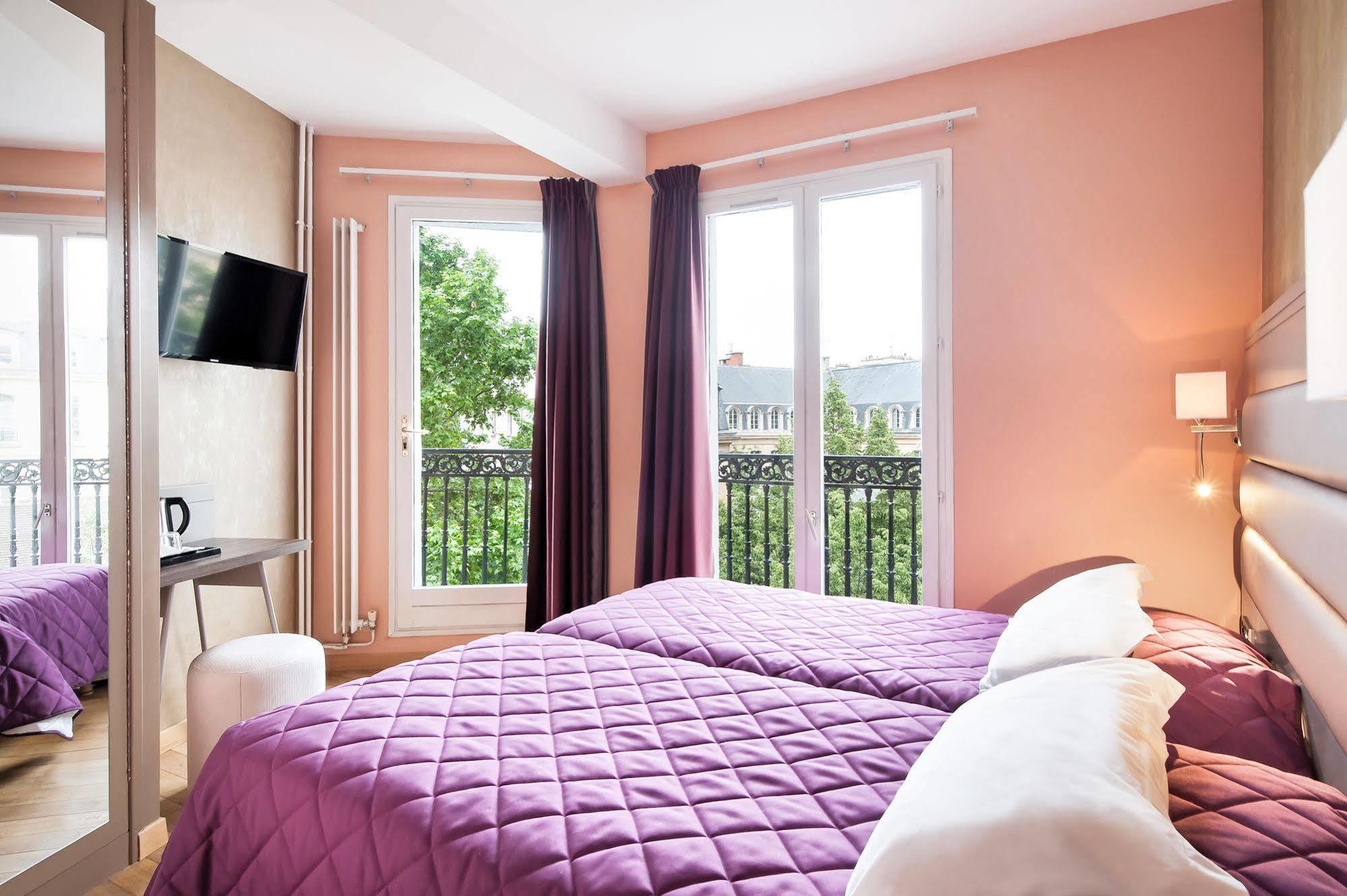 Hotel Americain 2*