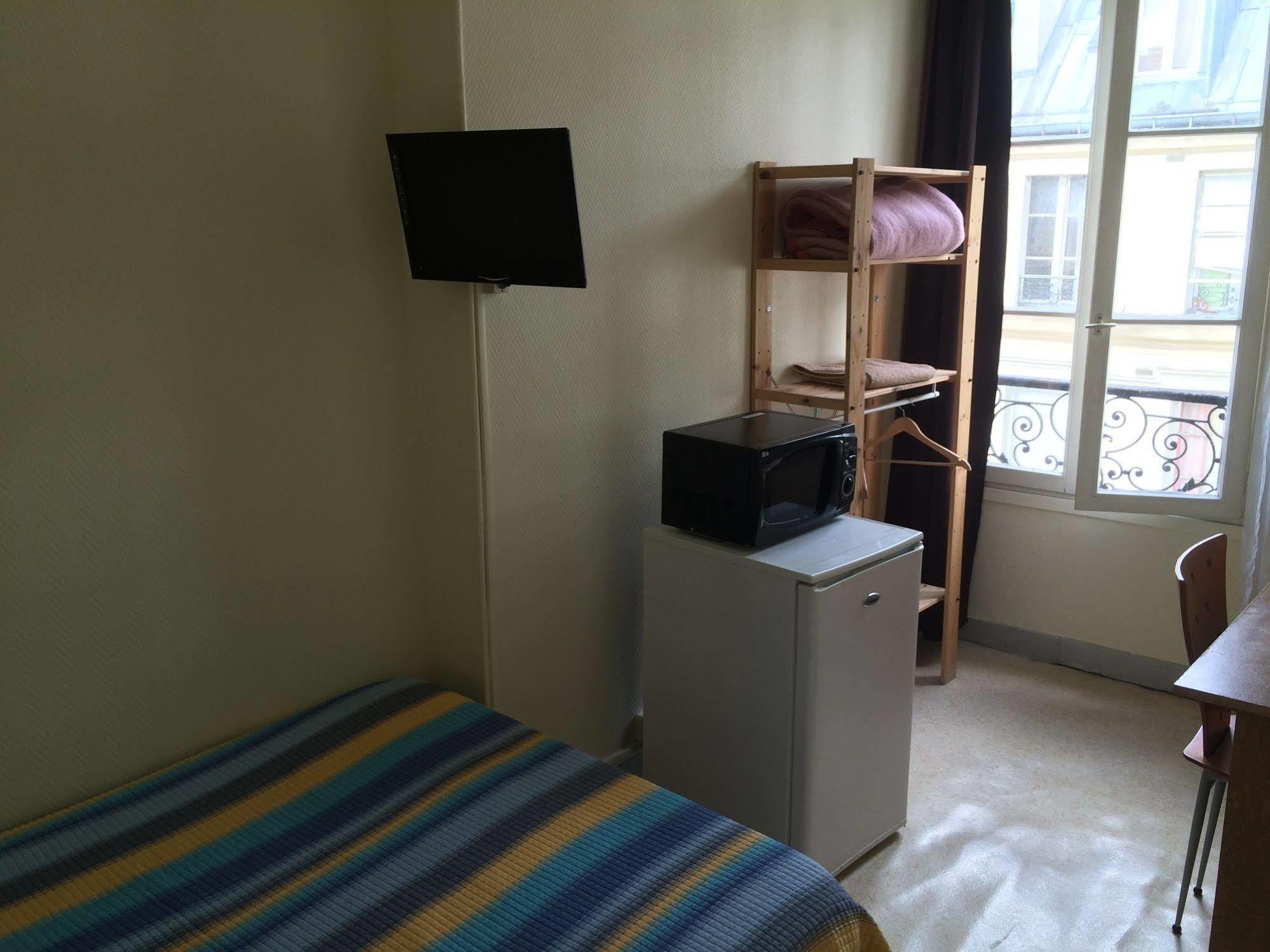 Au Royal Mad 3* Paris