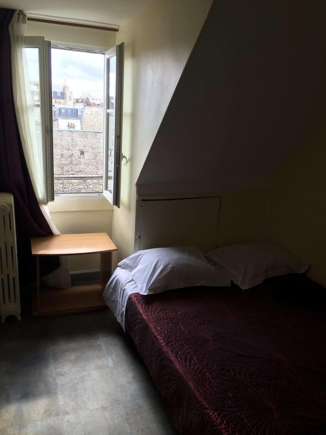 Au Royal Mad Hotel Paris