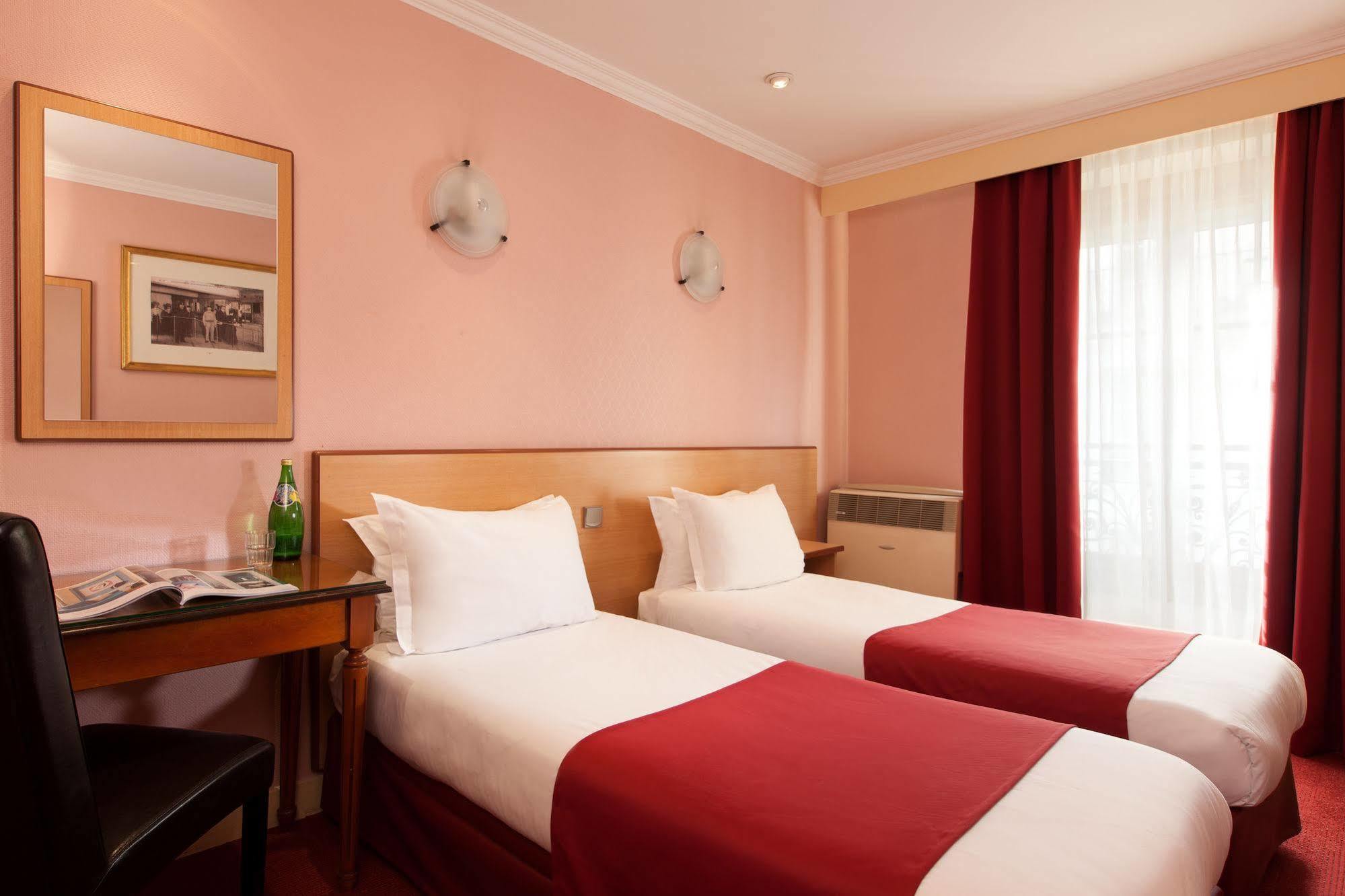 Grand Amelot Hotel Paris