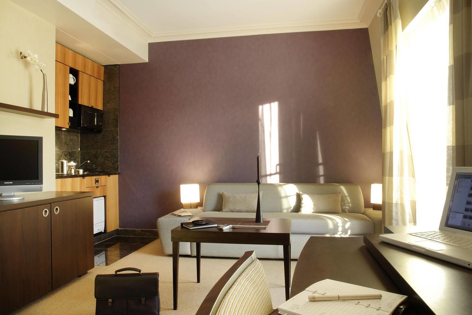 Adagio Haussmann Champs Elysees Aparthotel Paris