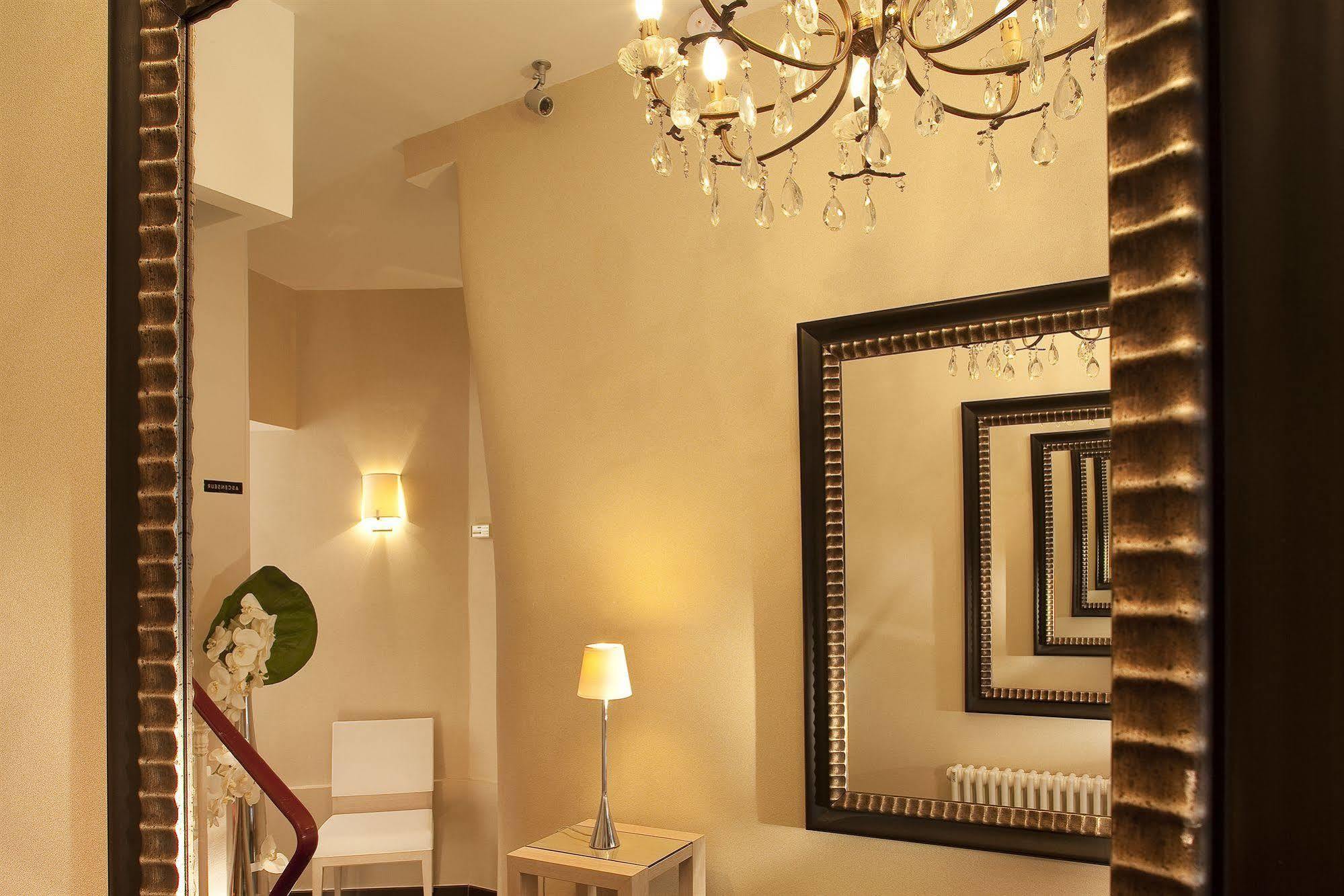Le Petit Belloy Hotel