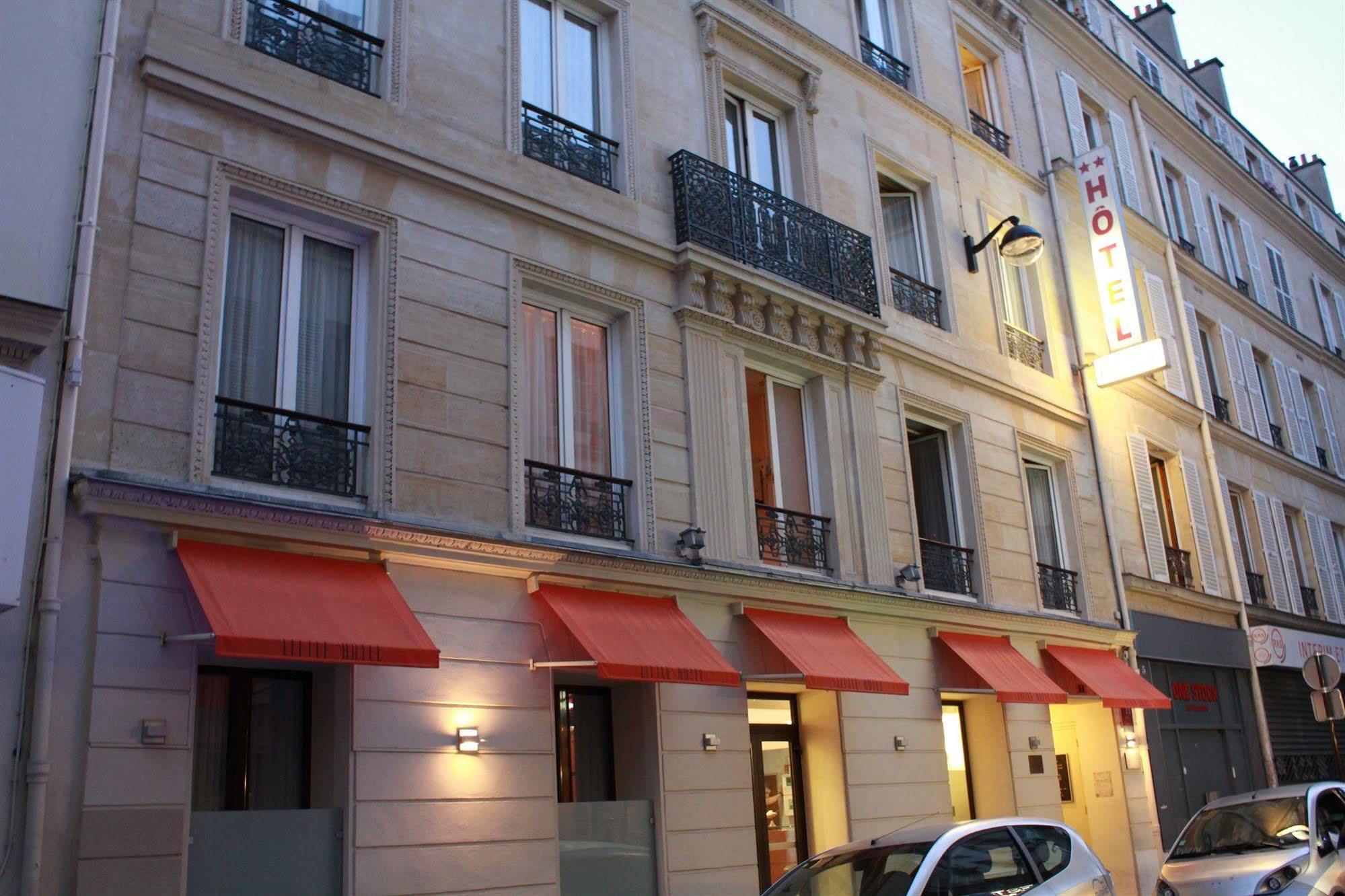 Little Hotel 2*