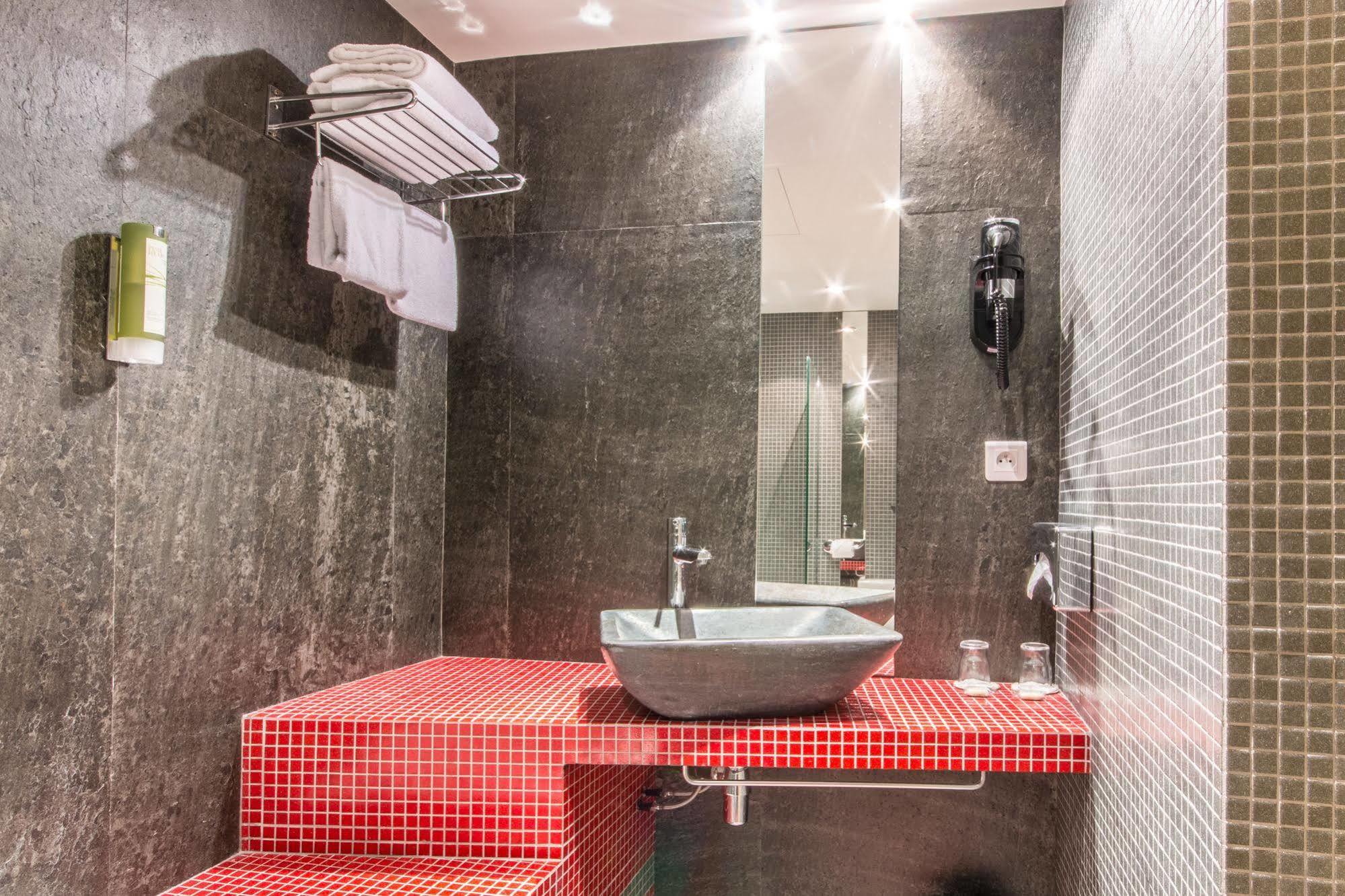 Moulin Plaza By Happyculture 3* Paris