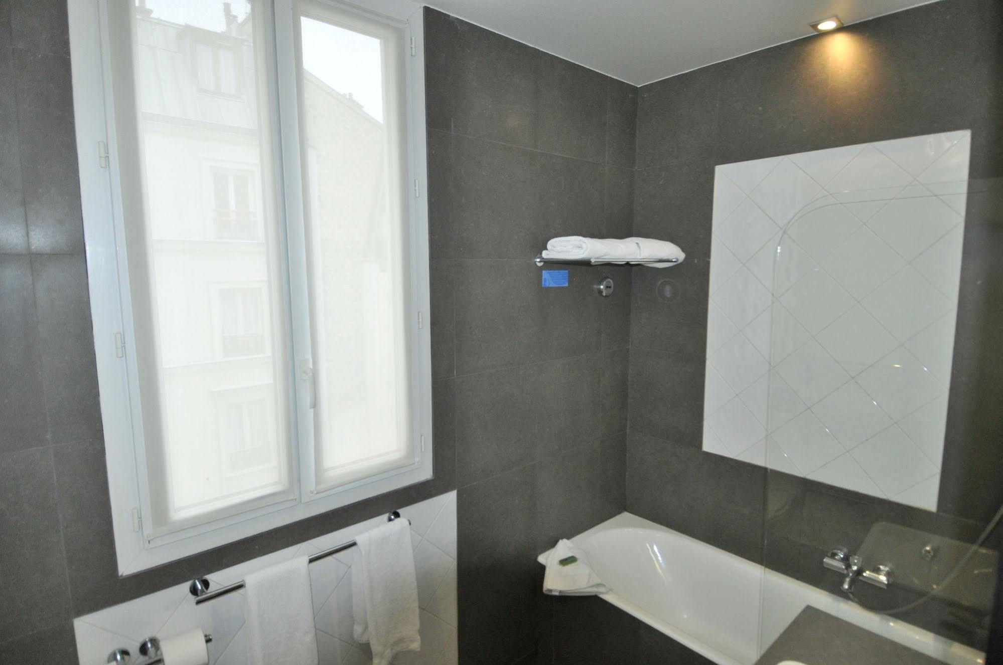 Hotel Duret Champs Elysees Paris