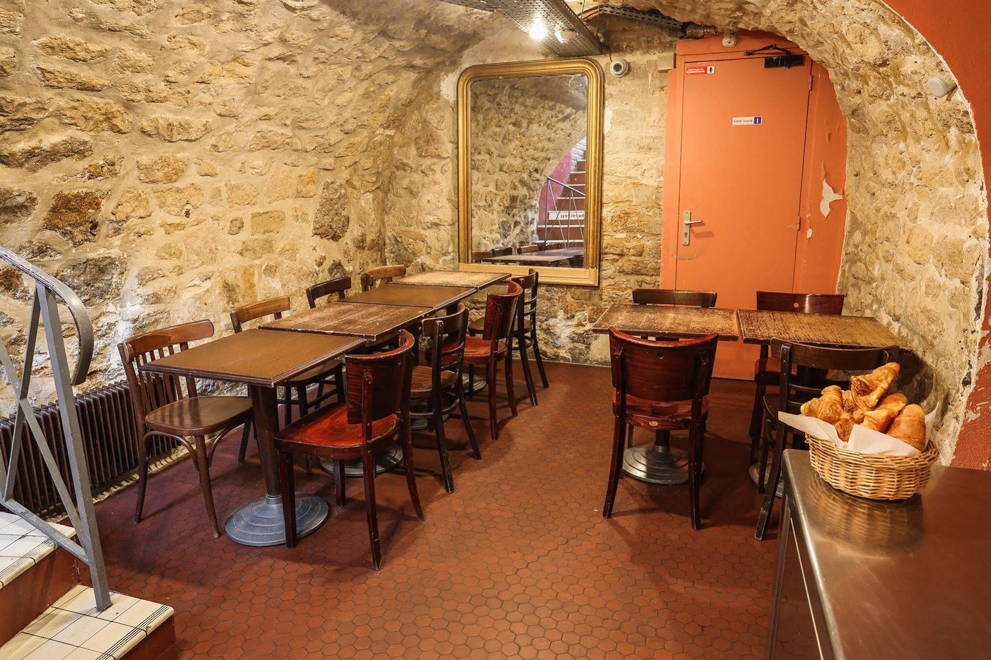 Young And Happy Latin Quarter By Hiphophostels Auberge de jeunesse *