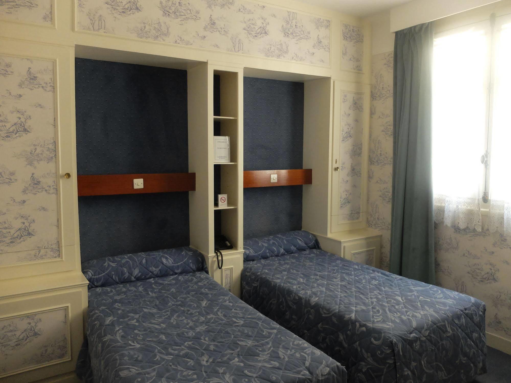 Moderniste 4*