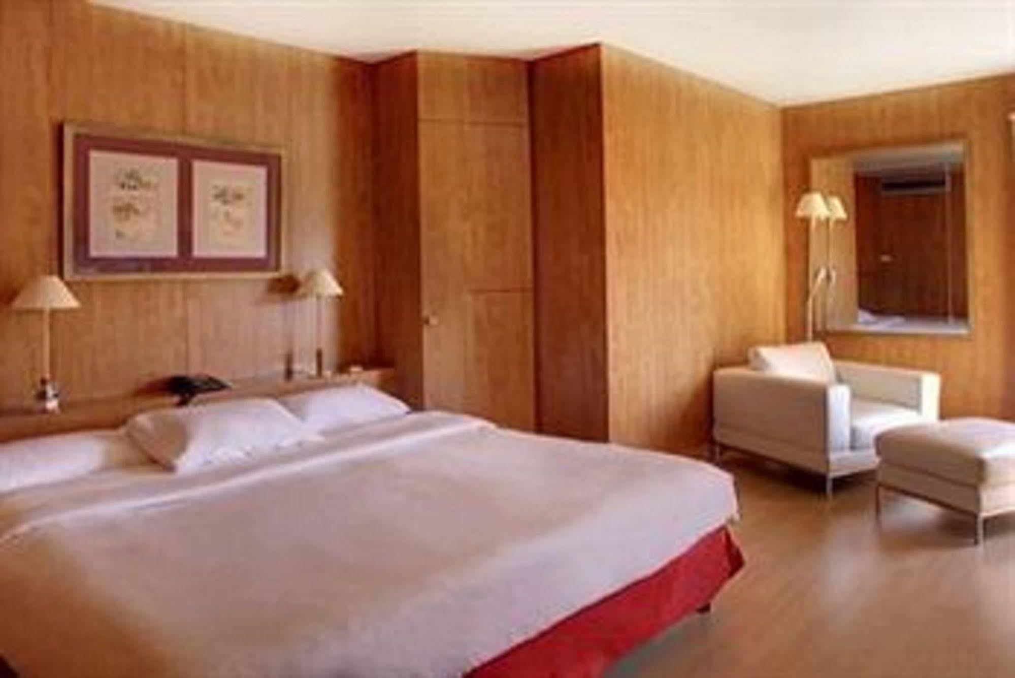 Western Ronceray Opera Hotel Paris