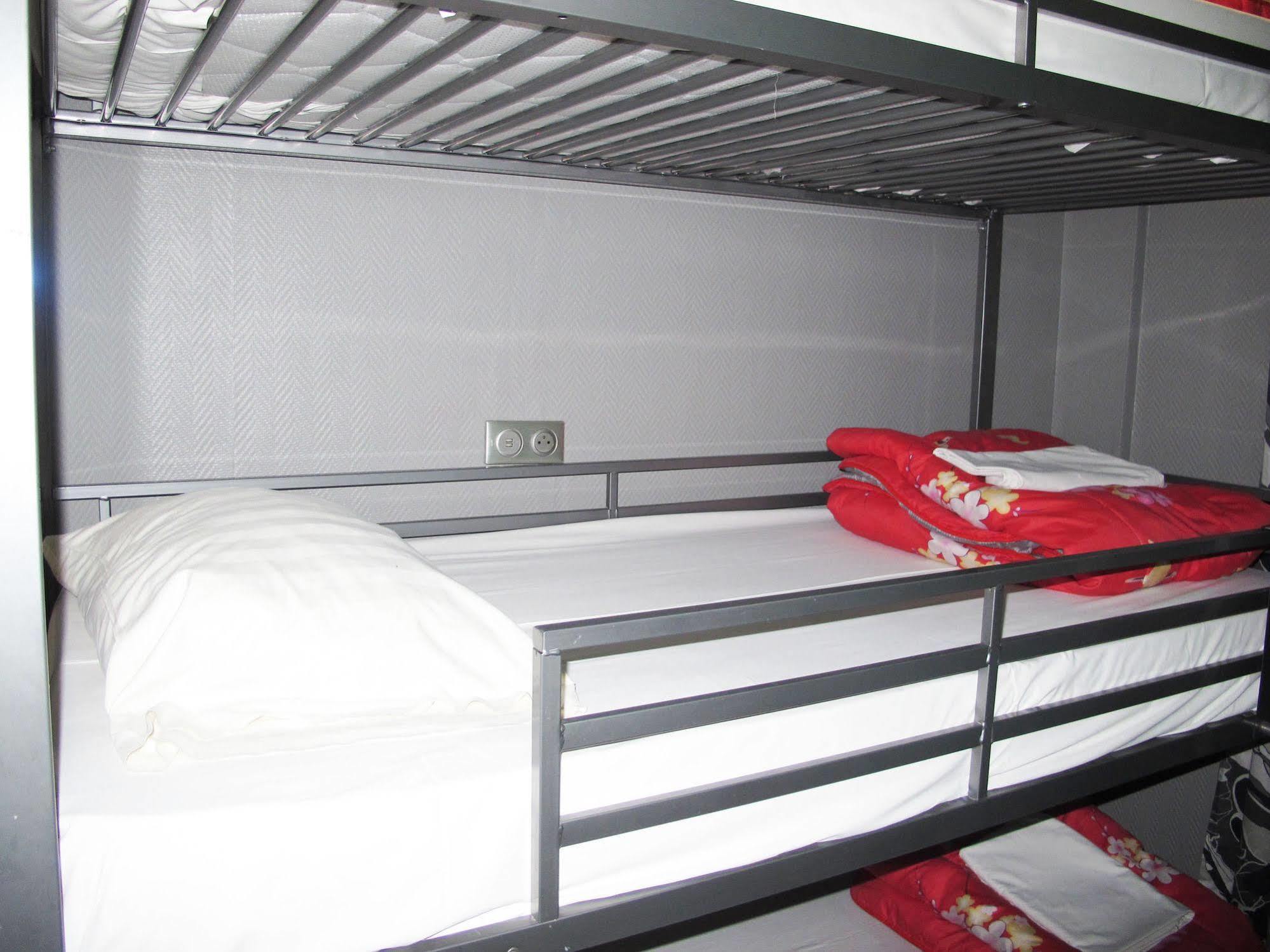 Hostel Peace & *