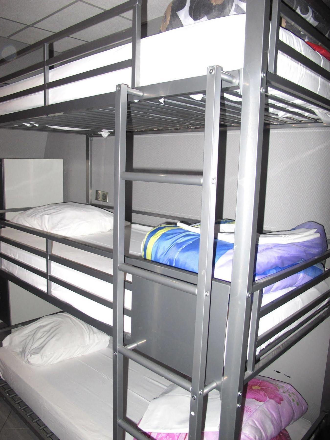 Peace & Hostel *