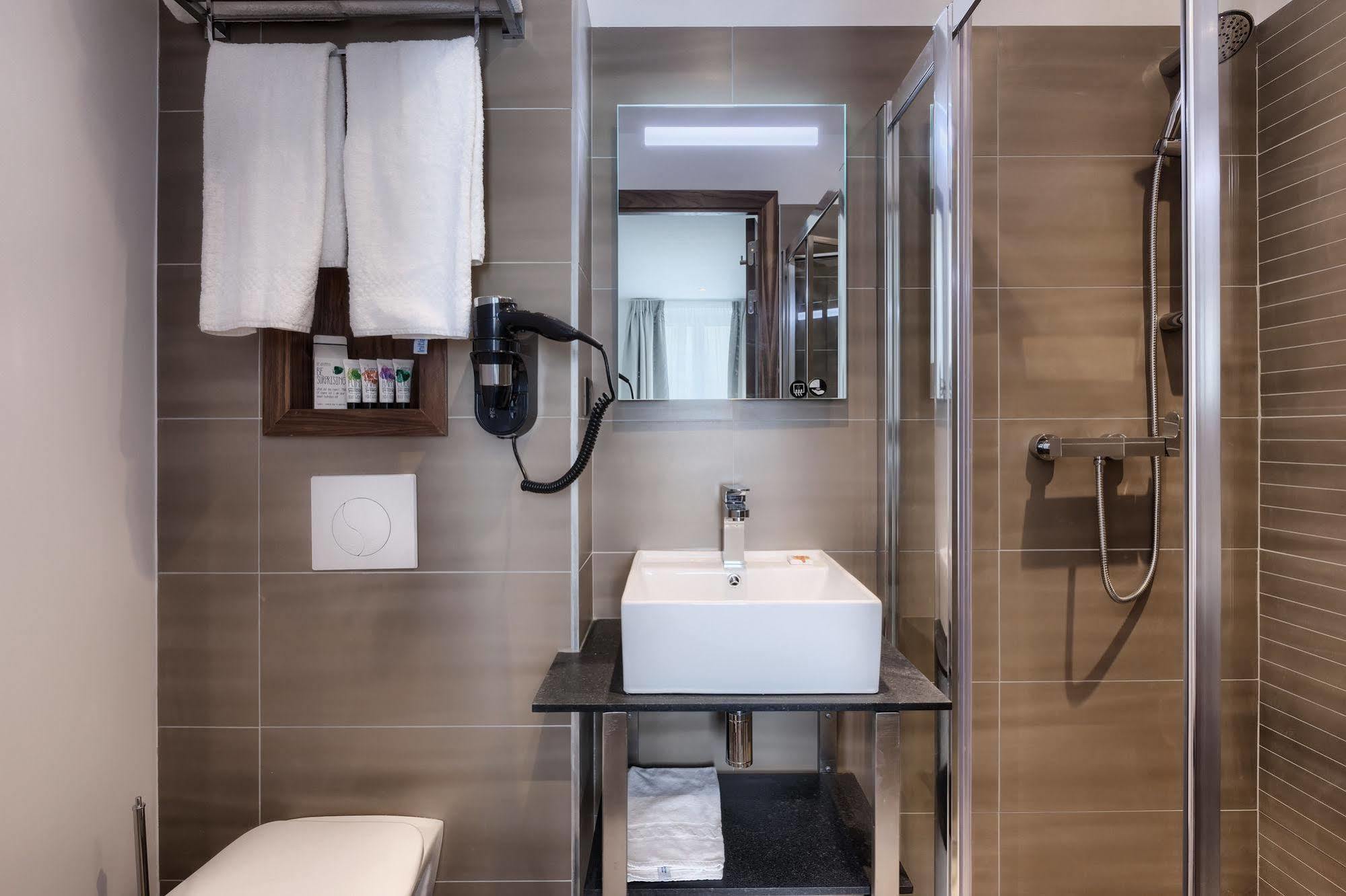 Le Trente 3* Paris