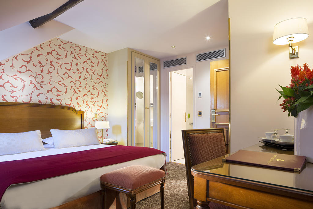Hotel Queen Mary Opera