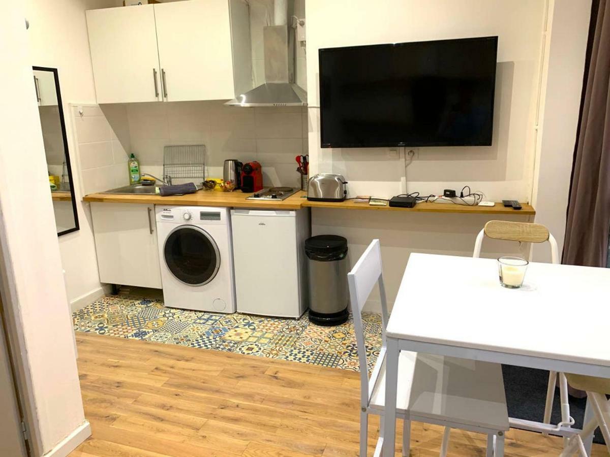 Nice 1 Bedroom Of 26m2 - Lively Area Apartment *