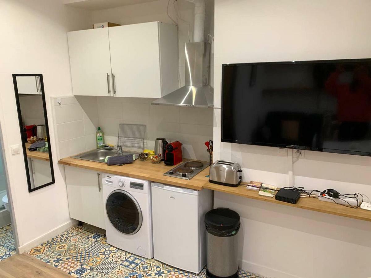 Nice 1 Bedroom Of 26m2 - Lively Area Apartment *