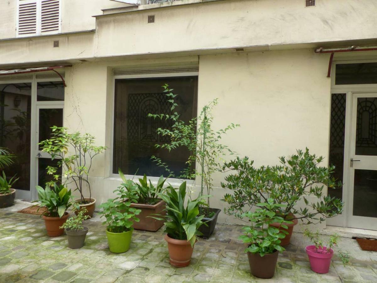Nice 1 Bedroom Of 26m2 - Lively Area Apartment *