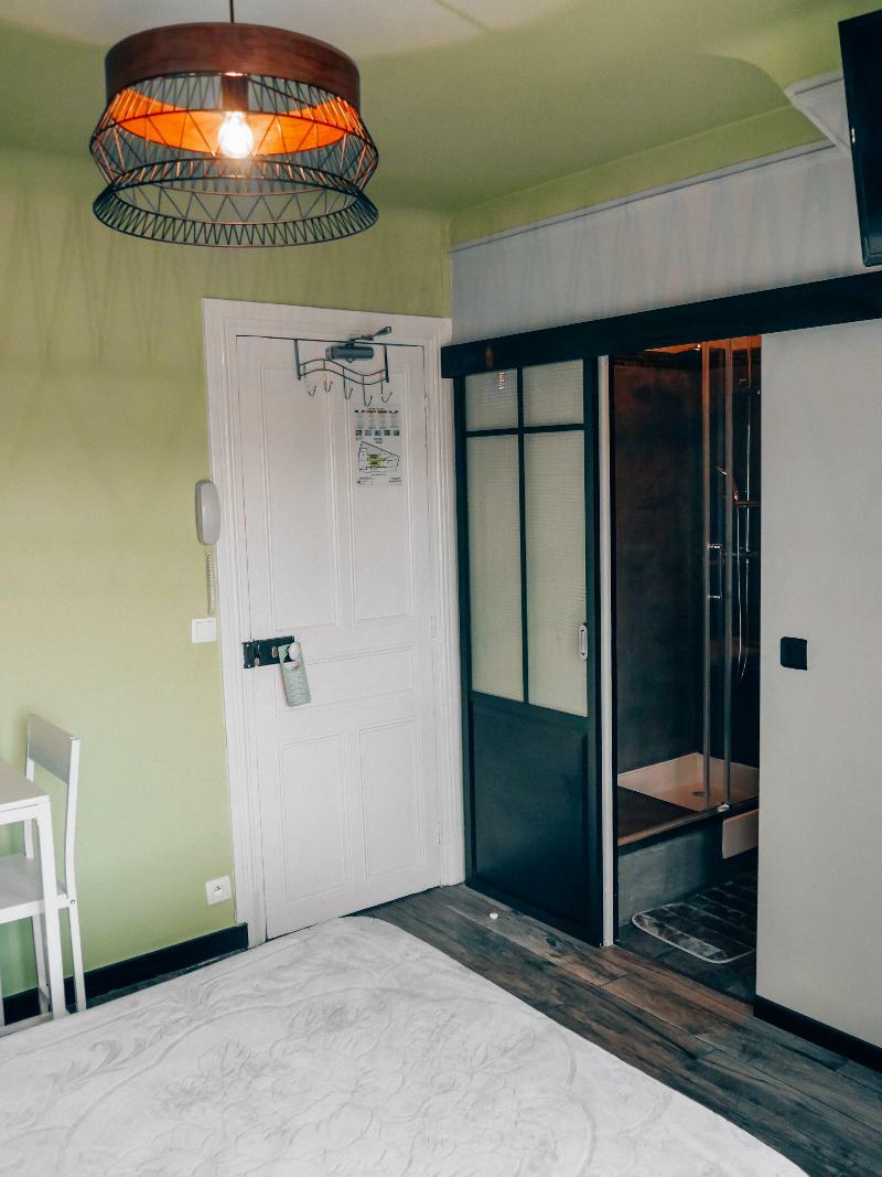 Luxia Hotel 2*