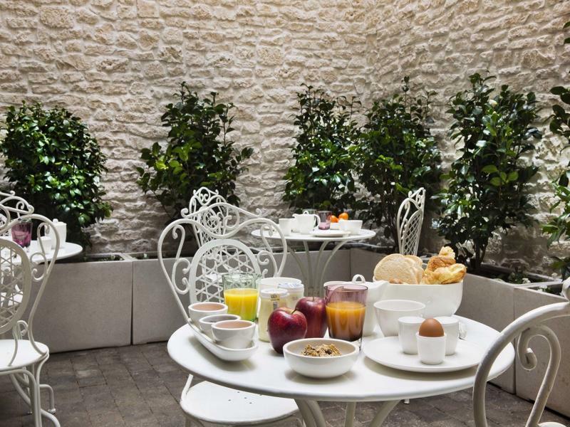 Celeste Batignolles Montmartre Hotel 4*