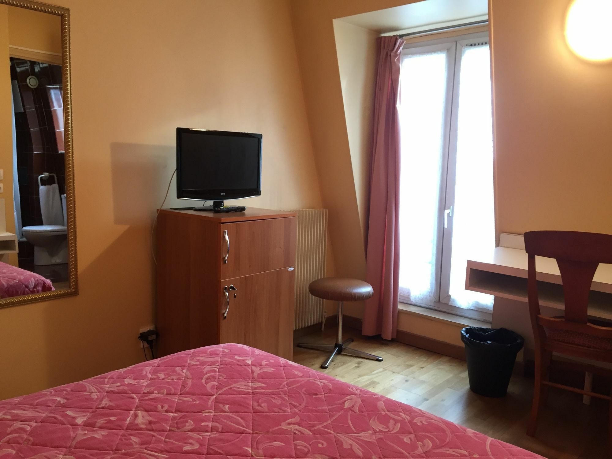 Hotel Des Pyrenees - Entre Bastille Et Nation Paris