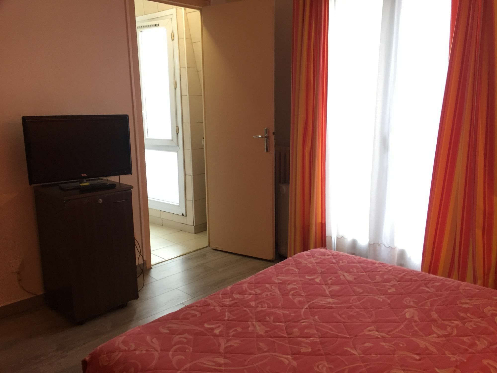 Hotel Des Pyrenees - Entre Bastille Et Nation Paris