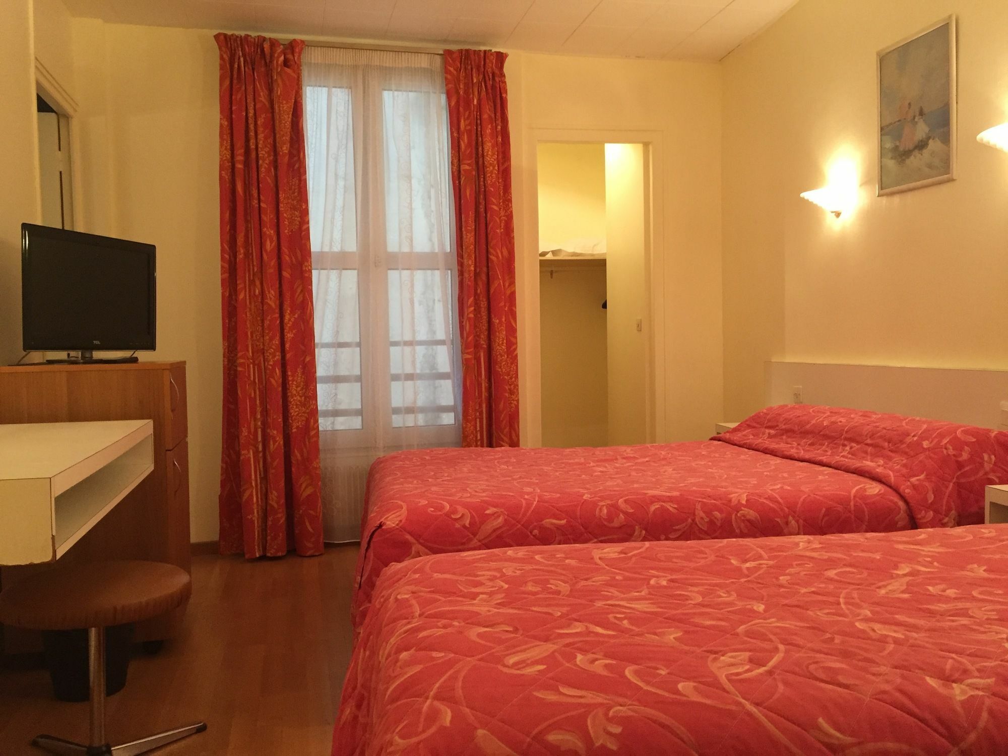 Hotel Des Pyrenees - Entre Bastille Et Nation